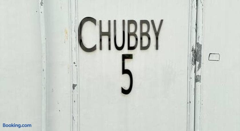 Chubby5 Room6